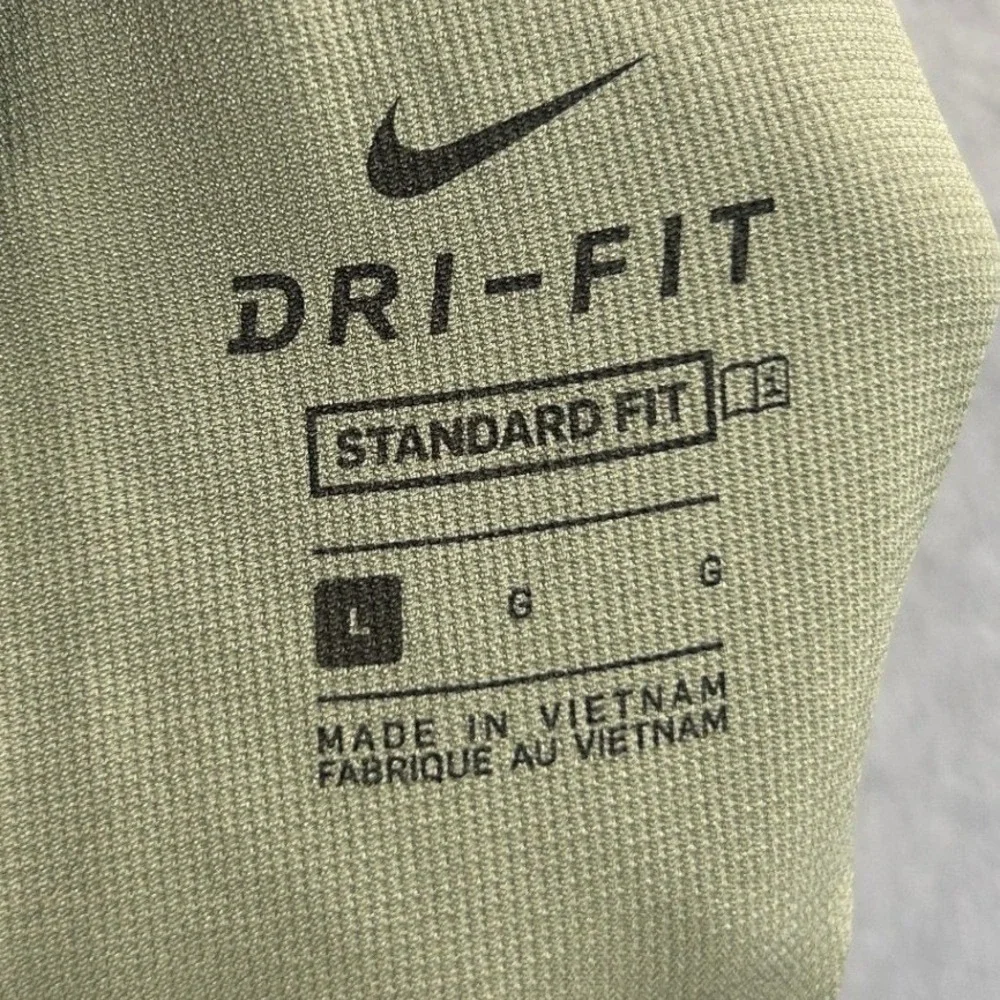 Nike Training Shorts Mens Large Olive Green Dri-FIT Standard Fit Athletic